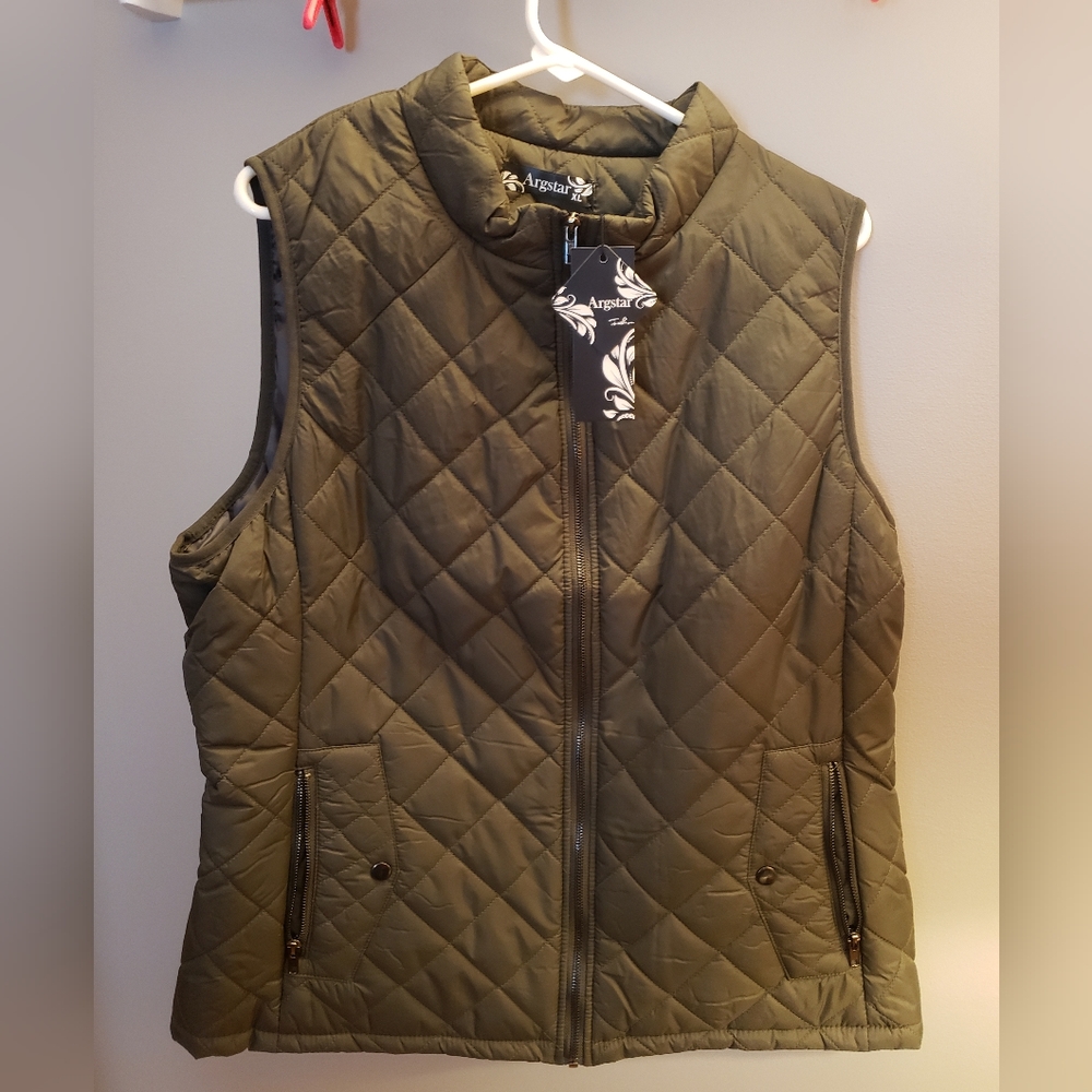 NWT Womens Vest